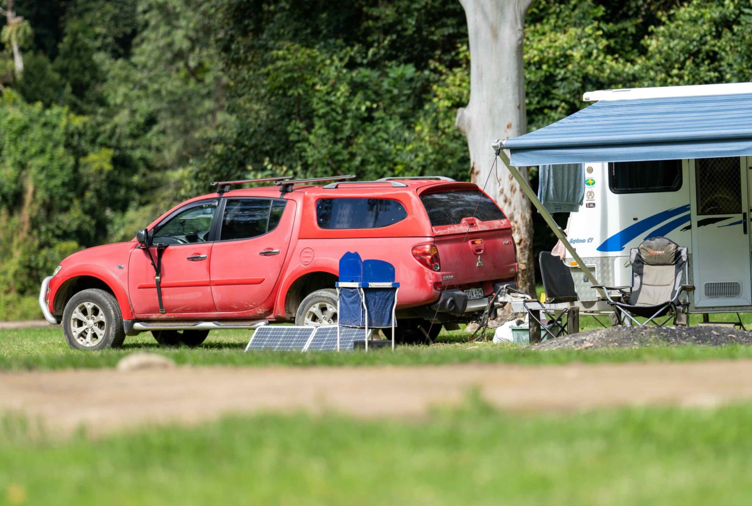 Fibreglass Canopy for Ute: Australian-made roller covers, racks and tub gear on a dual cab ute