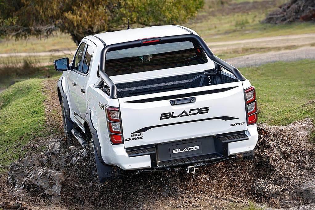 Isuzu D Max Roller Cover: HSP Roll R Cover closed over the ute tub on a dual cab
