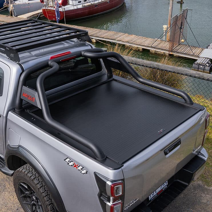 HSP Roller Shutter: Roll R Cover closed over the ute tub on an Isuzu D-Max, with the HSP Armour Bar sports bar