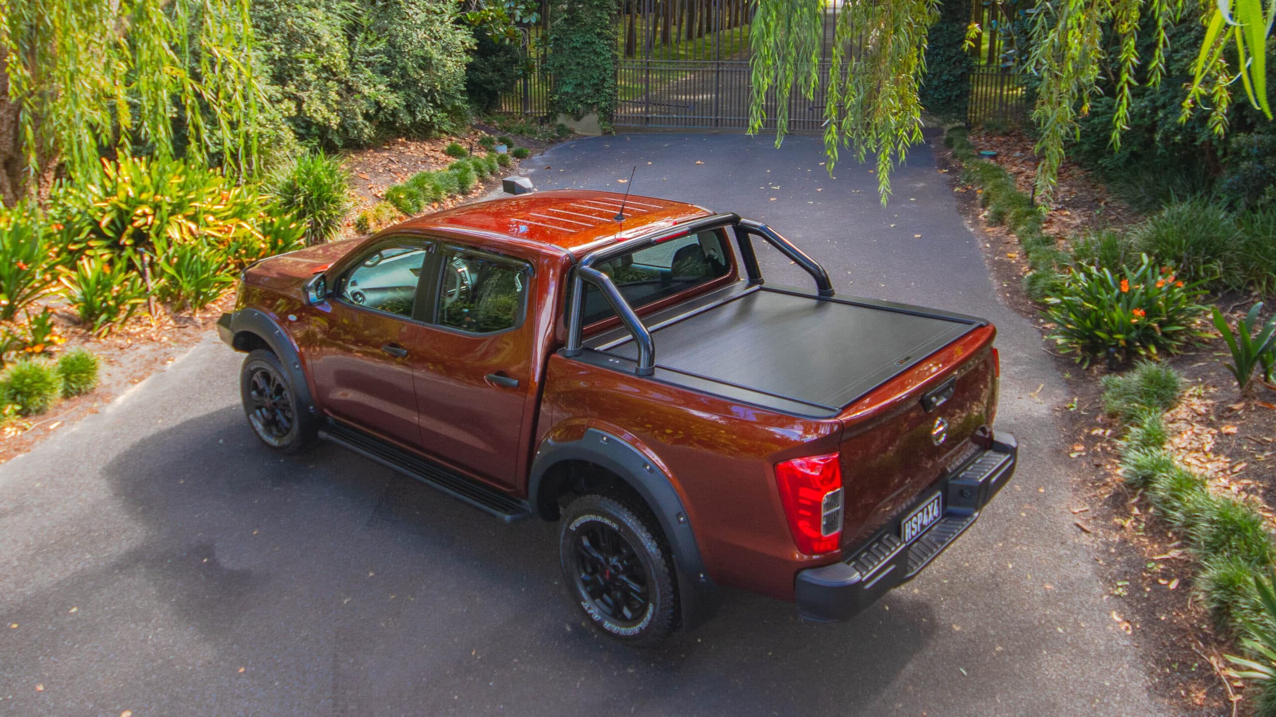 HSP Roller Shutter: Roll R Cover closed over the ute tub on a dual cab