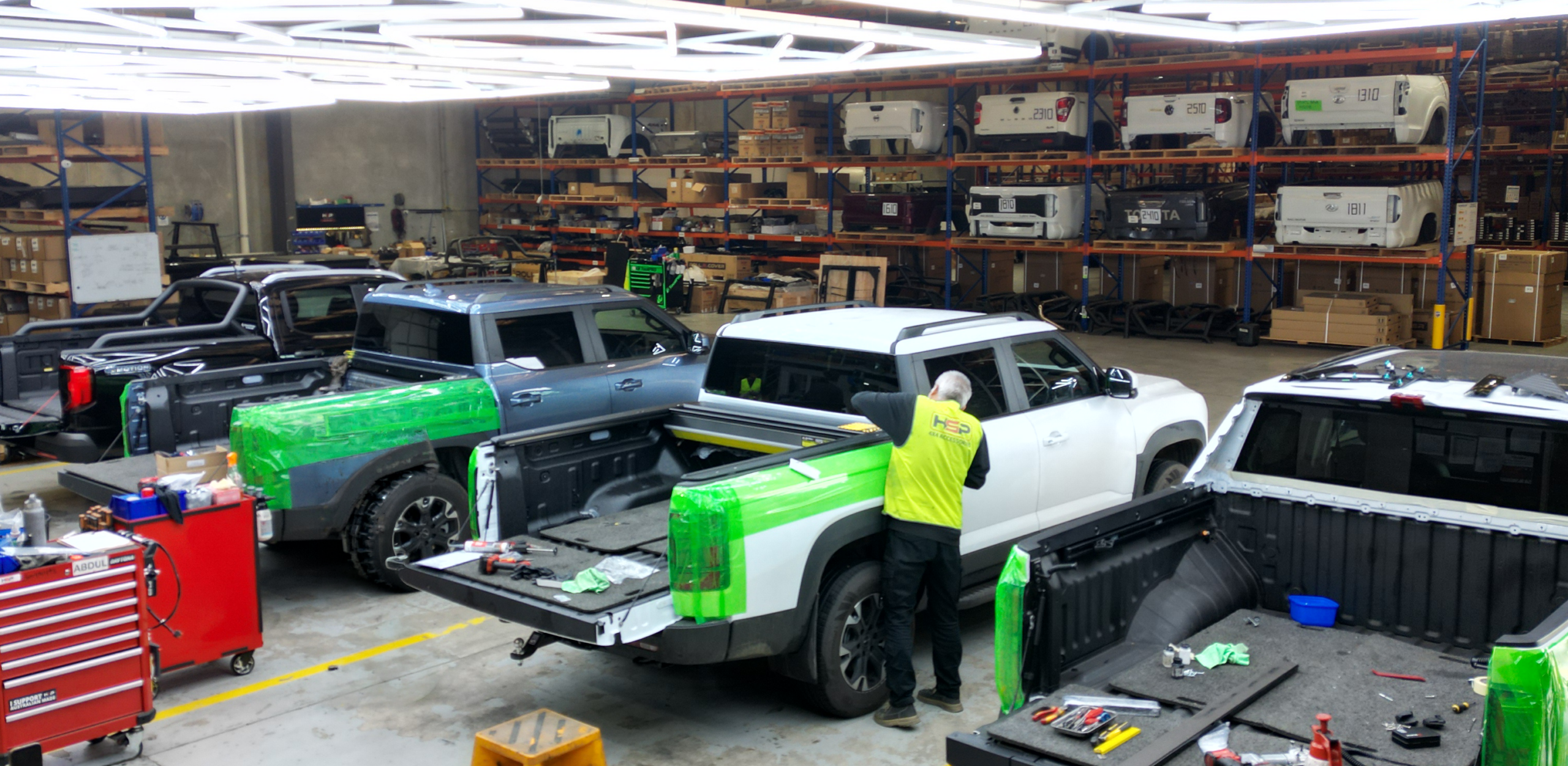 Ute Accessories: Australian-made roller covers, racks and tub gear on a dual cab ute, shown from above